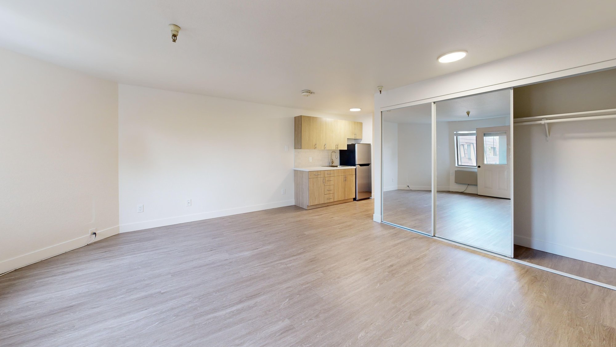 Chateau-De-Boise-IL-Studio-410-sqft-Living-Space-with-Kitchenette-1