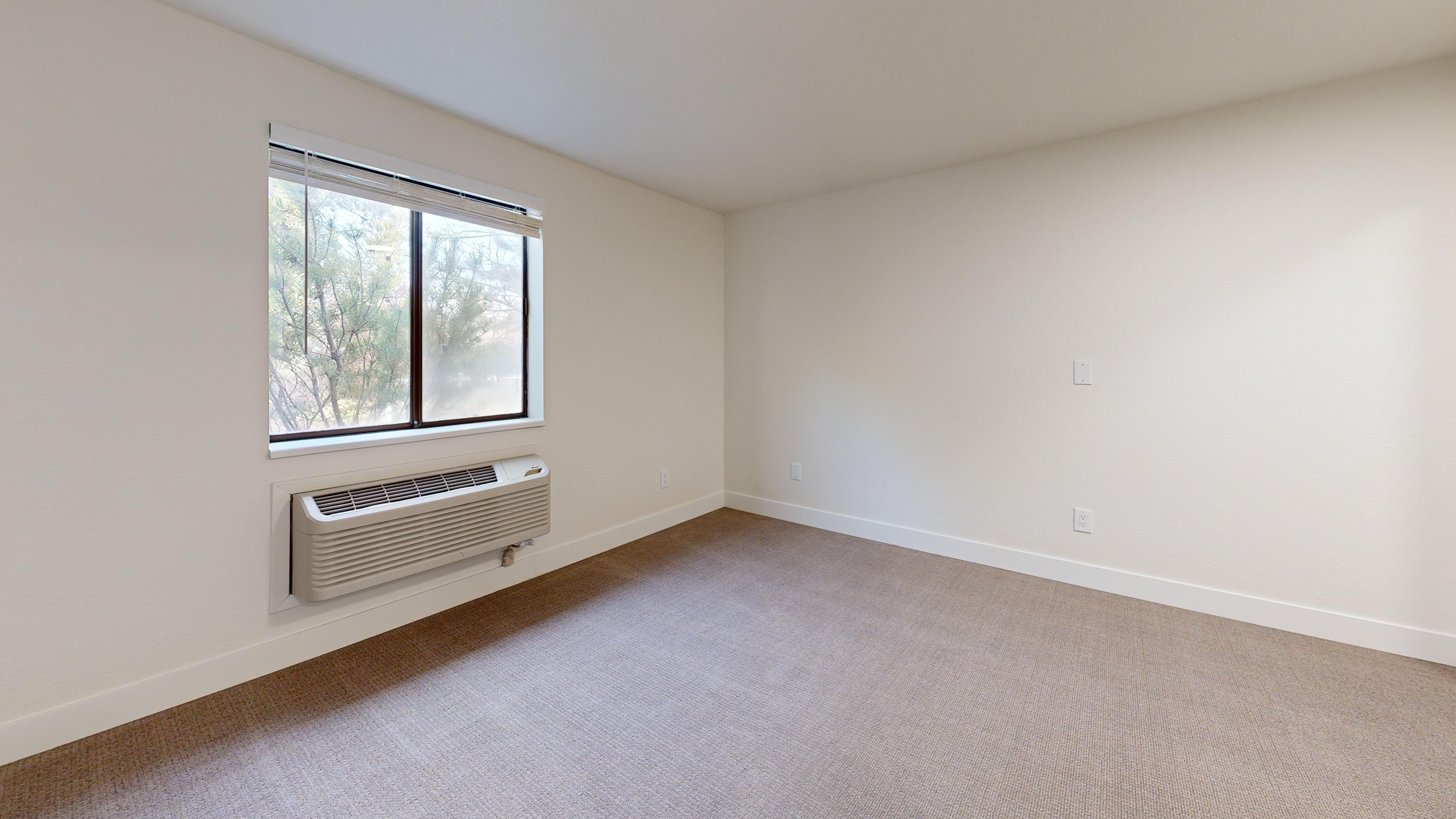 Chateau-De-Boise-IL-2-bed-703-sqft-Bedroom-1