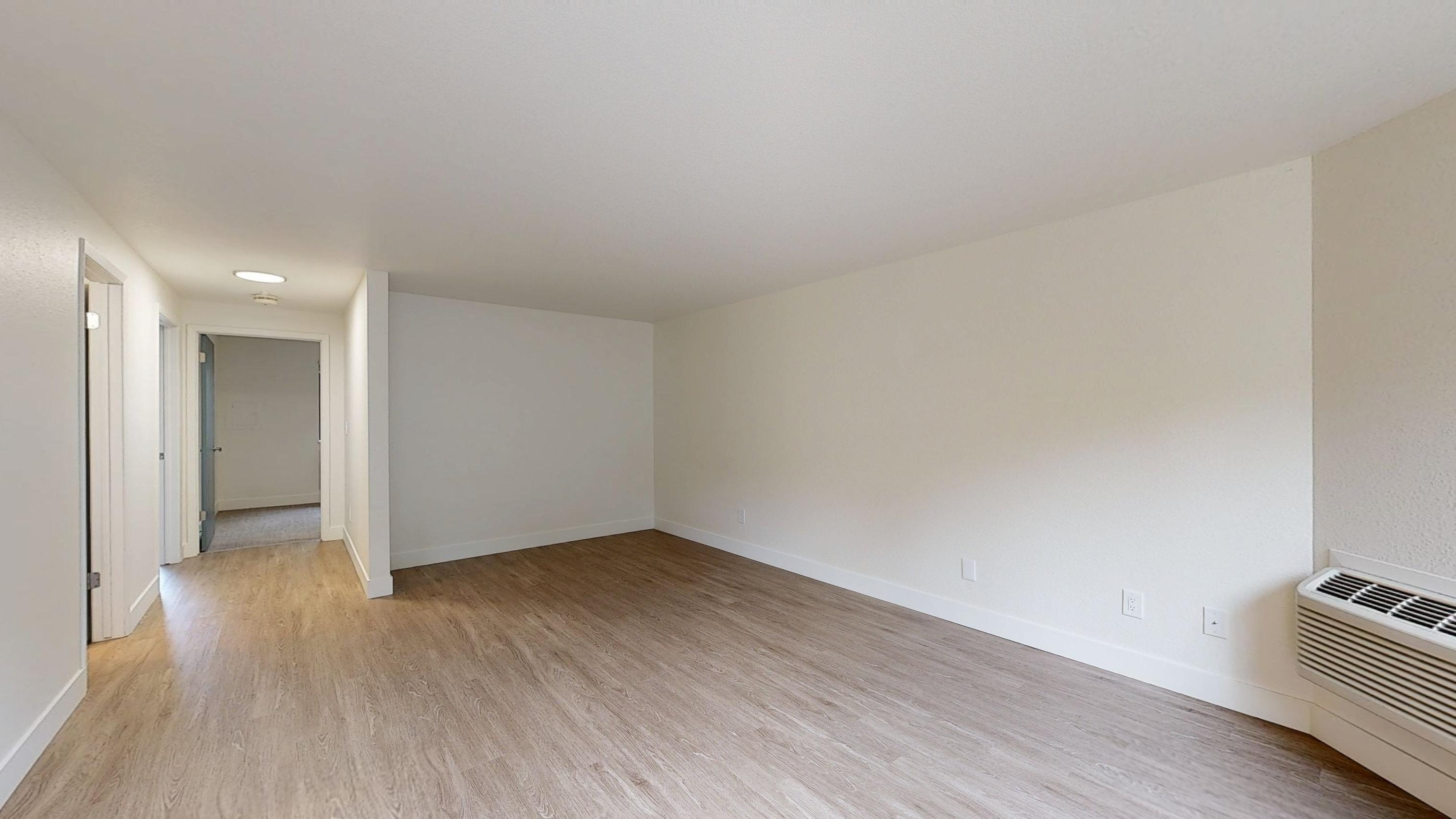 Chateau-De-Boise-IL-2-bed-703-sqft-Living-Room 1-1