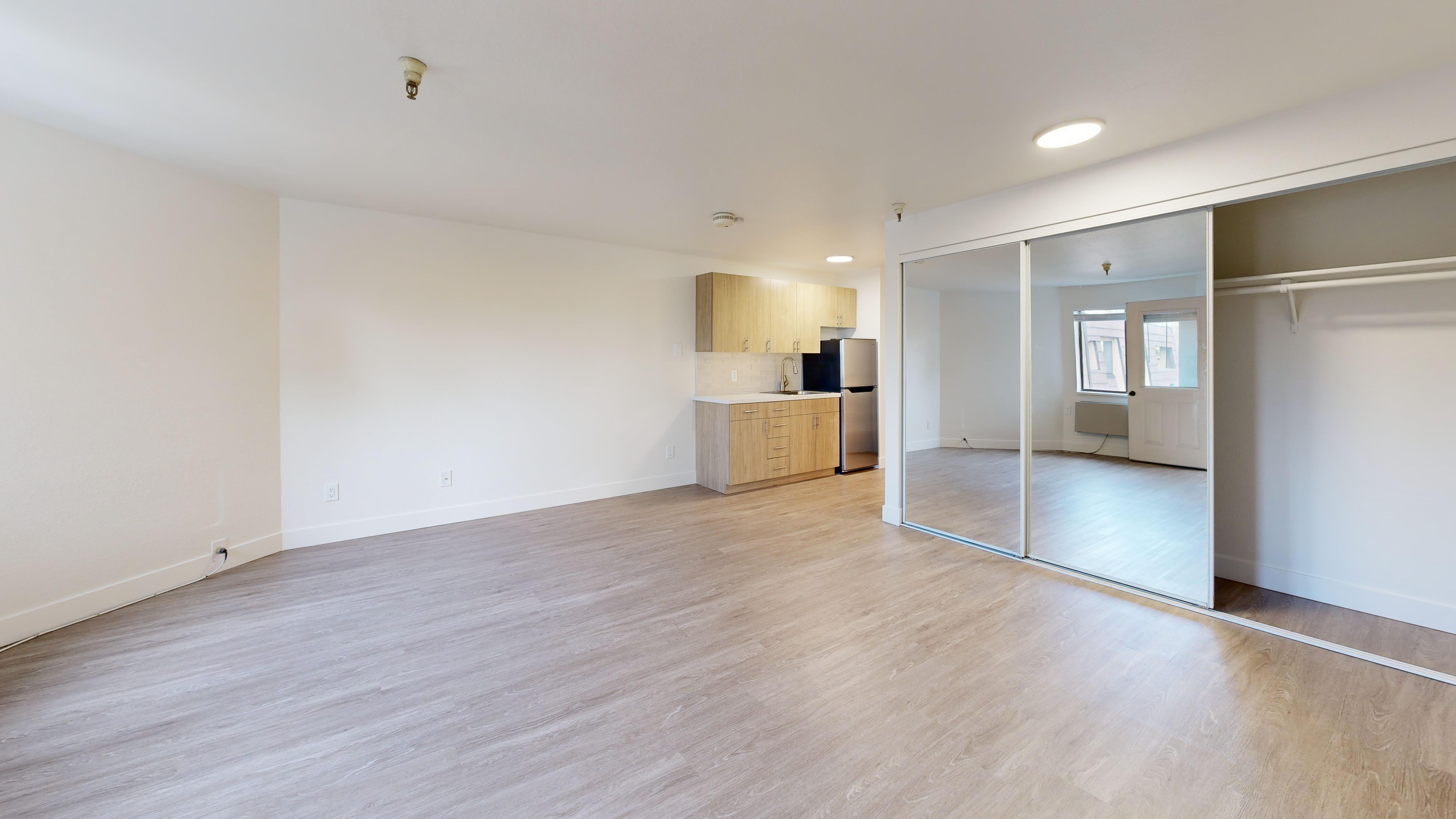 Chateau-De-Boise-IL-Studio-410-sqft-Living-Space-with-Kitchenette